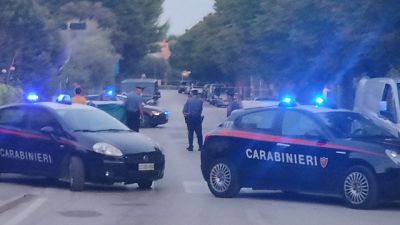 Bloccato a Falconara dai carabinieri con l'arma del delitto