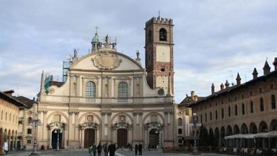 Alcune frazioni di un comune sono ancora senza acqua e luce Alcune frazioni di un comune sono ancora senza acqua e luce