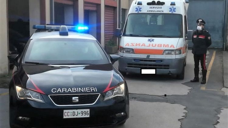 La donna ai carabinieri: "un mese fa è deceduta in un incidente"