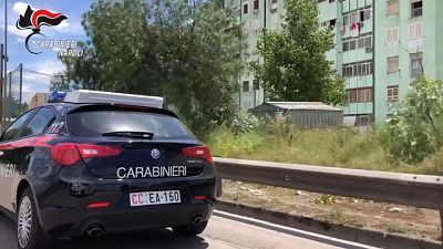 Nessun ferito, indagano i carabinieri