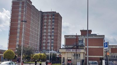 Il decesso all'ospedale di Nuoro, fatali due colpi di pistola