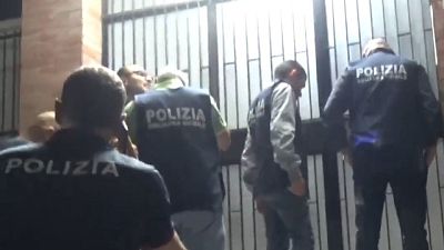 Accusato anche di avere violato le banche dati forze ordine Accusato anche di avere violato le banche dati forze ordine
