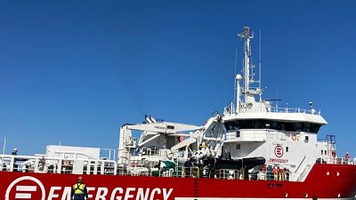 La nave di Emergency verso Livorno