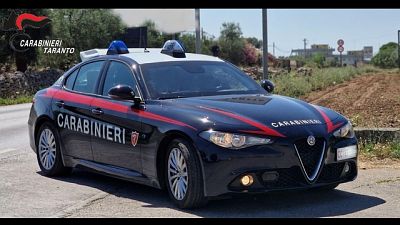 La vittima è una 48enne trasferita in codice rosso in ospedale