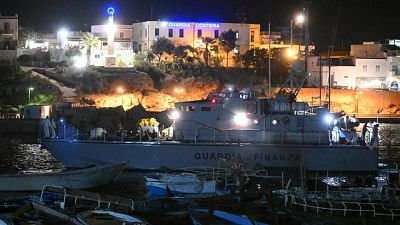 Sull'isola approdati altri 386 su otto imbarcazioni Sull'isola approdati altri 386 su otto imbarcazioni