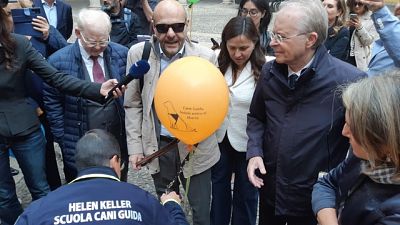 Sfilata con gli animali e saluto con il prefetto Sfilata con gli animali e saluto con il prefetto