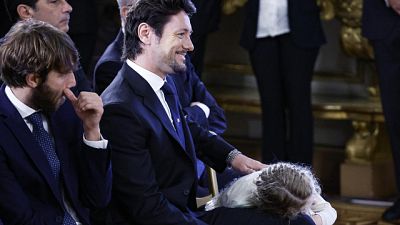 Mediaset "sta valutando con attenzione i fatti"