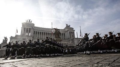 Era prevista il 4 novembre.Restano le celebrazioni istituzionali