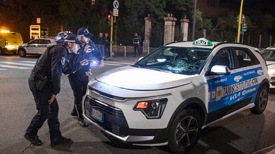 Il ragazzo è stato trasportato in coma all'ospedale Niguarda