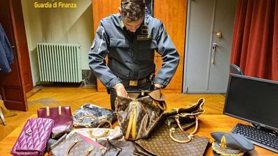 Sottratto oltre un milione, la donna è ai domiciliari Sottratto oltre un milione, la donna è ai domiciliari