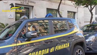 Sedici società, 51 immobili, 8 veicoli e 27 rapporti bancari Sedici società, 51 immobili, 8 veicoli e 27 rapporti bancari