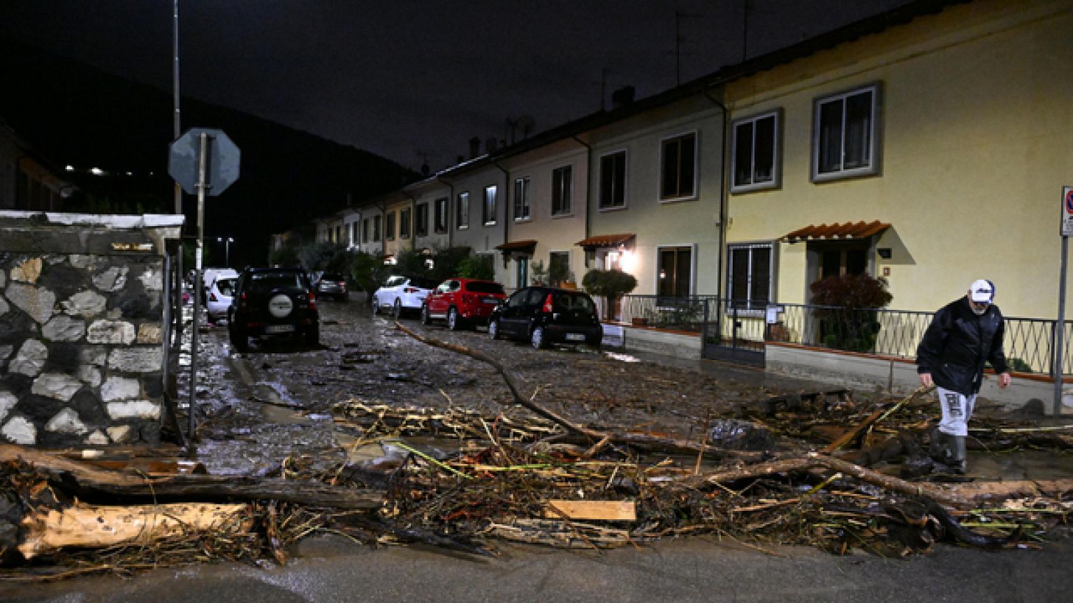 'Ci tireremo su le maniche per riportare città alla normalità'