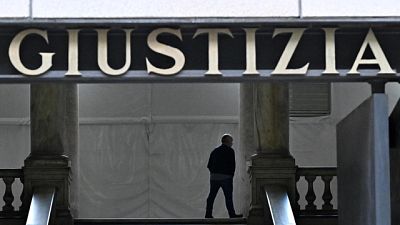 A fianco di polizia di Stato e carabinieri A fianco di polizia di Stato e carabinieri