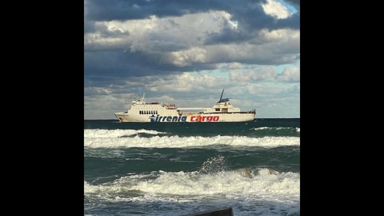 Traghetto Tirrenia veniva trasferito da Napoli in Turchia