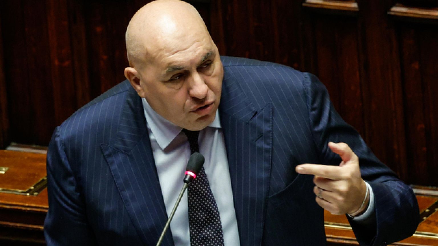 'Non è stato nè promosso nè retrocesso. C'è inchiesta''