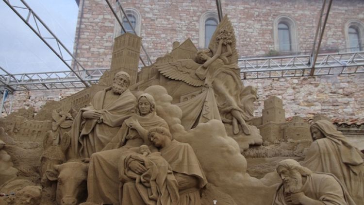 Nella piazza di San Francesco la Natività grazie a tre artisti